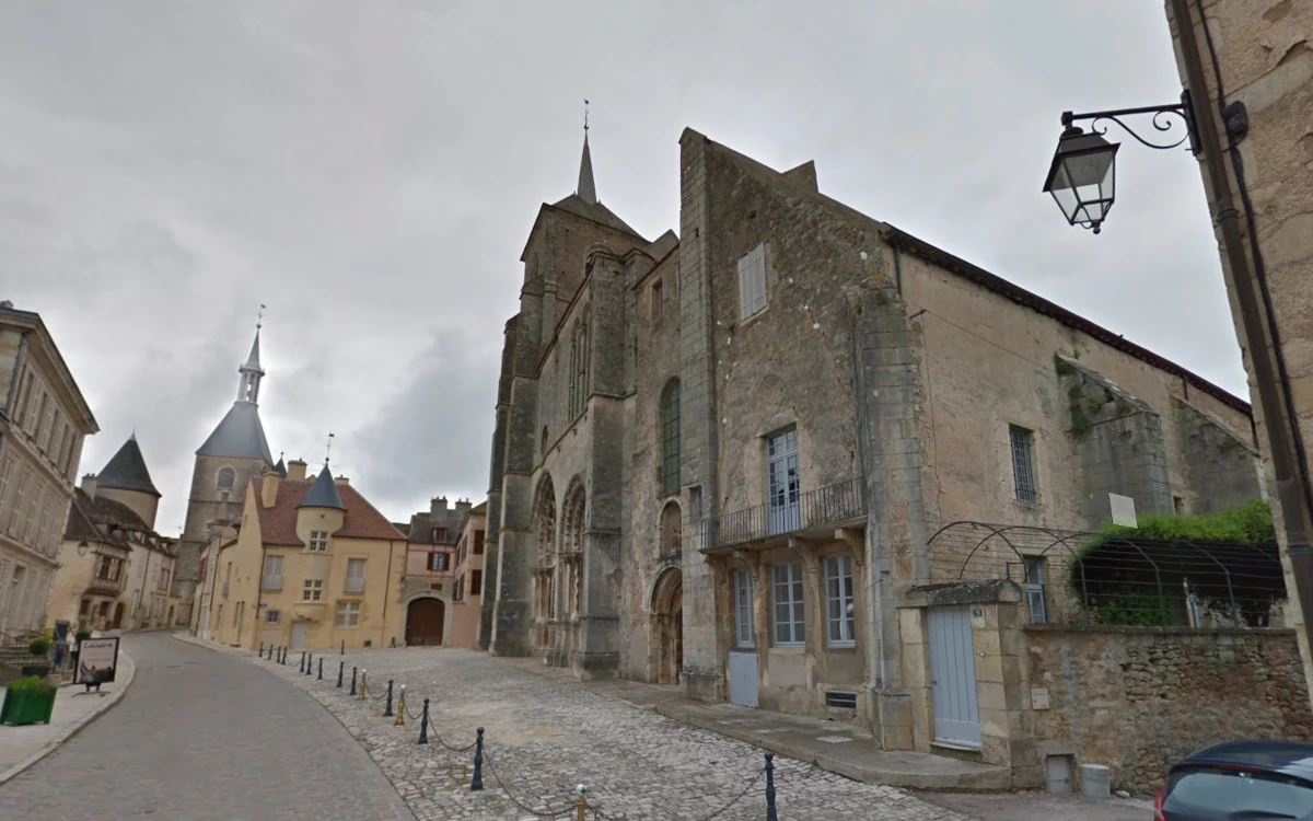 Avallon (89)